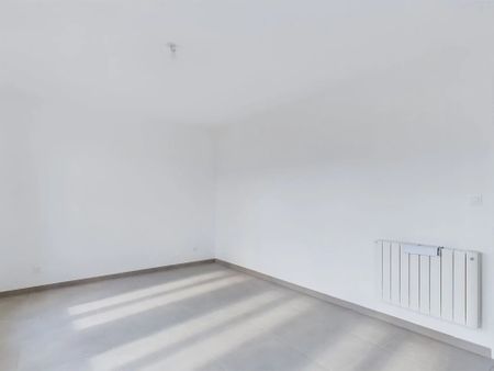 Location Appartement 3 pièces 75 m2 à La Valla-en-Gier - Photo 3