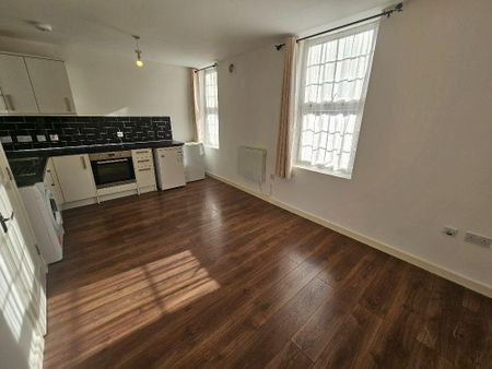 2 bedroom apartment to rent - Photo 4