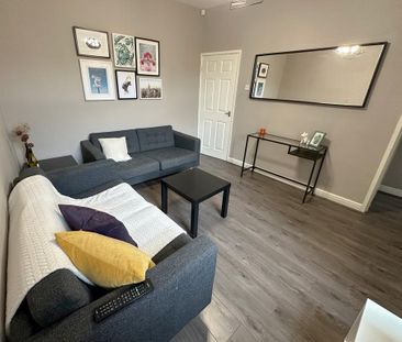 4 bedroom terraced house to rent - Photo 1