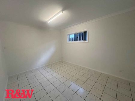 SPACIOUS GRANNY FLAT !! - Photo 5