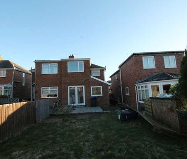 Glenroy Gardens, South Pelaw, Chester-le-street, DH2 - Photo 2