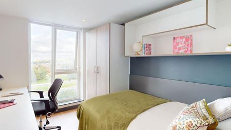 1 bedroom in a flat share to rent - Photo 2