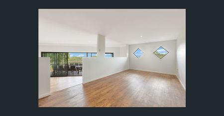 "THE BLUE HOUSE" - SPACIOUS FAMILY HOME DESIGNED OVER THREE LEVELS - Photo 3