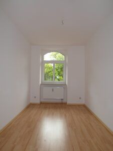 Jößnitzer Str. 147, Wohnung 2 ~~~ Terrasse, Tageslichtbad mit Wanne und Dusche, Keller - Photo 2