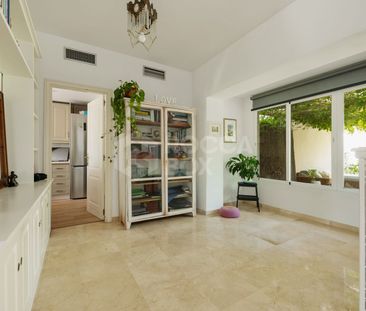 Elegant Semi-Detached House for Rent in Estepona's Prestigious Bel Air - Photo 5