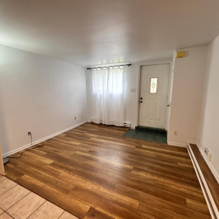 À LOUER : Superbe appartement 3 ½ au cœur de Saint Michel-Parc extension - Photo 1