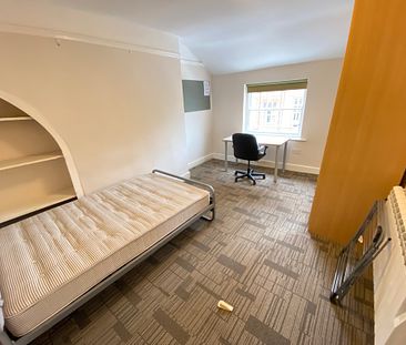 8 Bed Student Accommodation - Photo 1