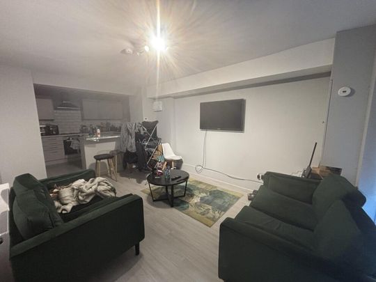 207 flat 4 Belle Vue Road, Leeds, LS3 1HG - Photo 1