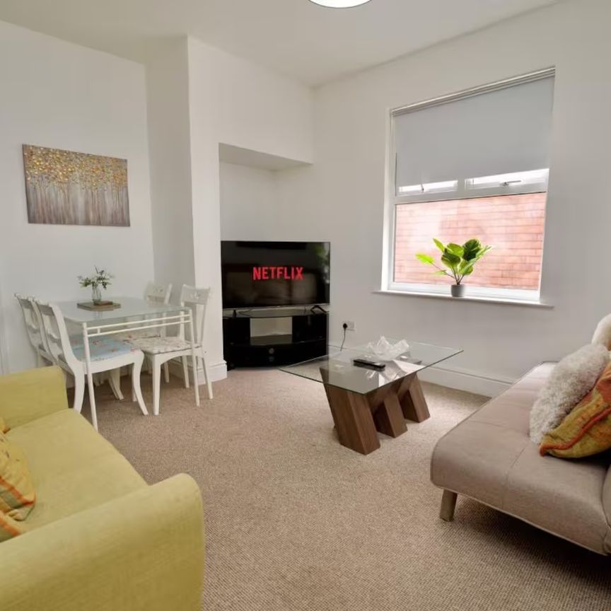 6 Bed Terraced House, Regent Street, CV1 - Photo 1