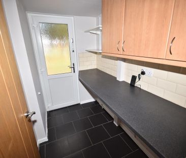 2 bedroom semi-detached house to rent - Photo 5