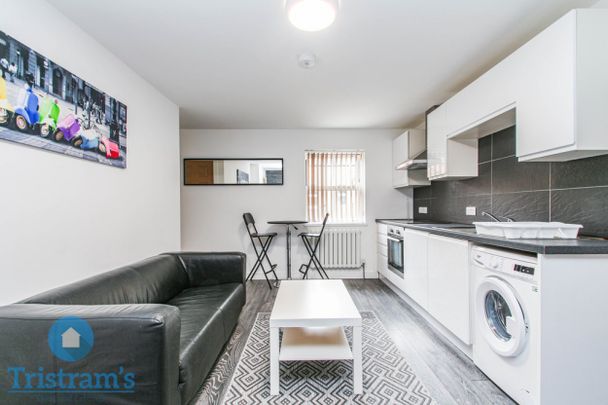 2 bed Apartment for Rent - Photo 1