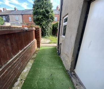 3 bedroom terraced house to rent - Photo 3