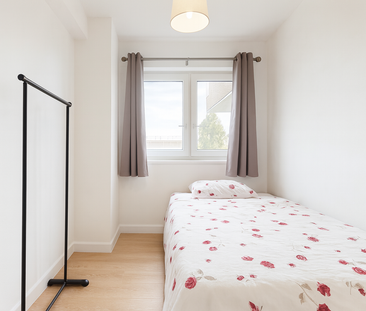 22 Corringham House (ii) – Room 1 - Photo 3