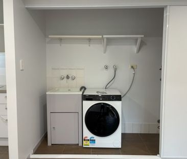 Spacious Unit - Photo 2