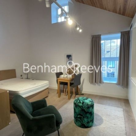 Studio flat to rent in Bubbling Well Square, Ram Quarter, SW18 - Photo 1