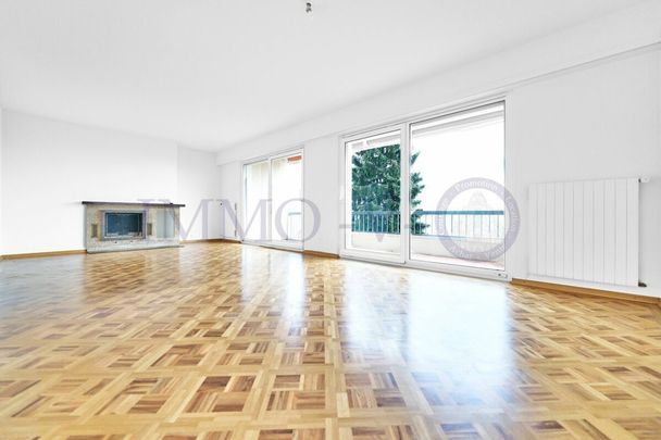 PULLY PLAGE – SPACIOUS AND BRIGHT WITH BALCONY-TERRACE AND LAKE VIEW - Photo 1