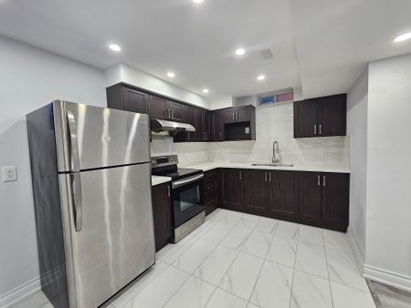 For Lease - 41 Gordon Weeden Road, Markham, Ontario - Photo 5