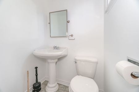 For Lease - 122 Moregate Crescent, Brampton, Ontario - Photo 4