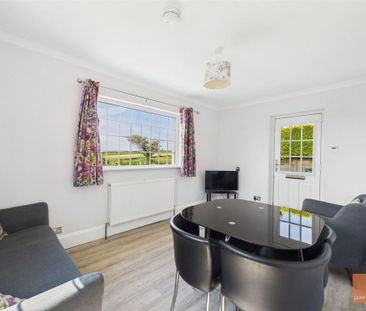 2 bedroom semi-detached bungalow to rent - Photo 1