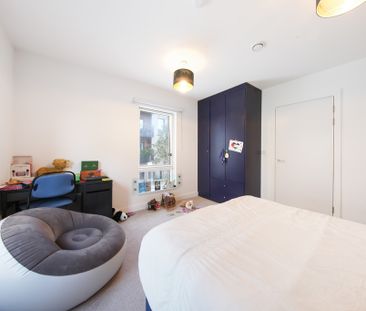 Oriental Square, London, NW9 - Photo 4