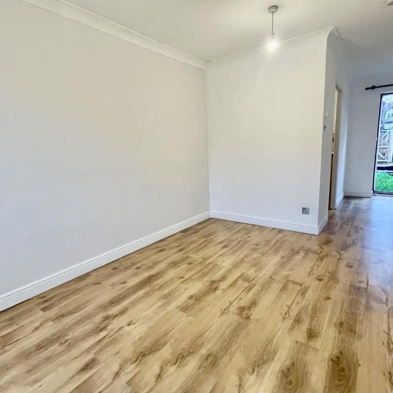 2 bedroom end of terrace house to rent - Photo 1