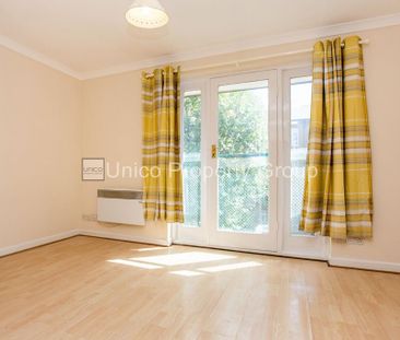 4 bedroom terraced house to rent - Photo 1