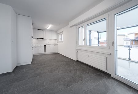 Rent a 4 ½ rooms apartment in Niederhasli - Photo 5