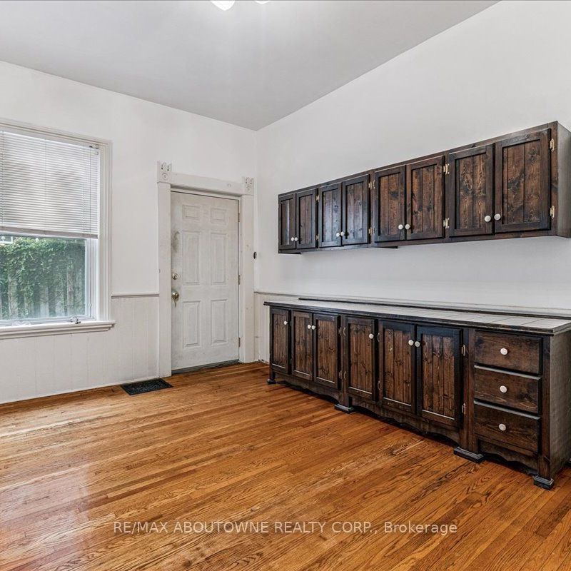 For Lease - 32 Arthur Street, Brant, Ontario - Photo 1