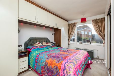 4 bedroom house to rent Gedling Road, Arnold, Nottingham, Nottinghamshire, NG5 - Photo 5