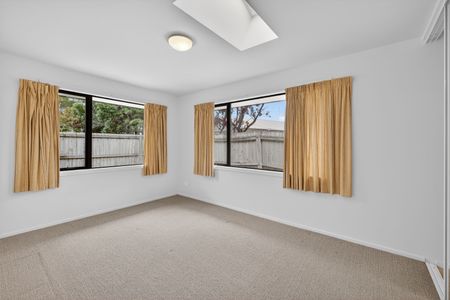 Spacious 4 Bedroom Family Home In Sought After Burwood! - Photo 3