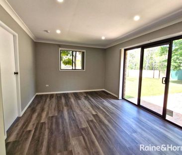 Beautifully Renovated Three Bedroom Family Home in Leumeah for Lease! - Photo 6