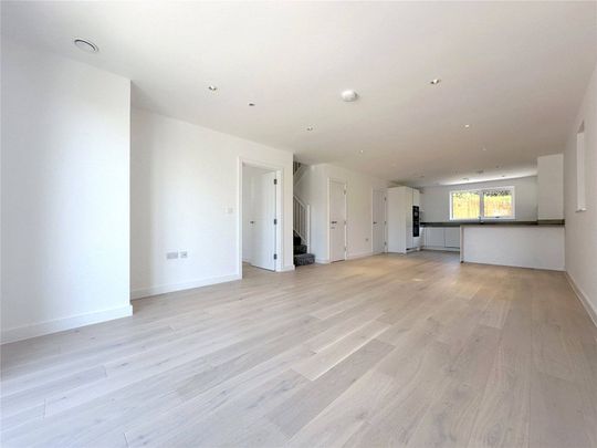 Pulling-road, Pinhoe - Photo 1