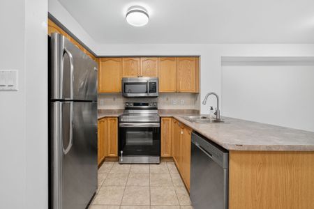 For Lease - 5050 Intrepid Drive Unit# 20, Mississauga, Ontario - Photo 2