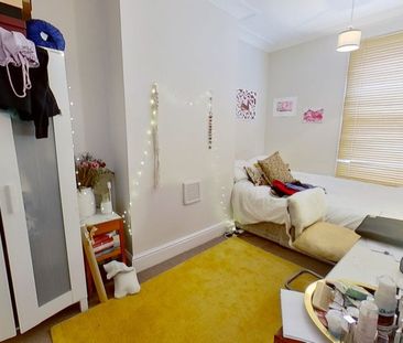Estcourt Avenue, Headingley - Photo 3