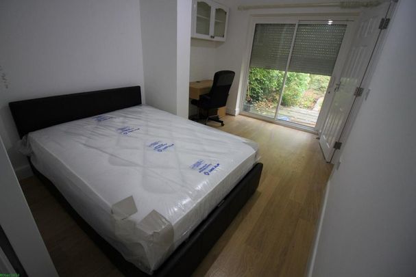 6 bedroom detached house to rent - Photo 1