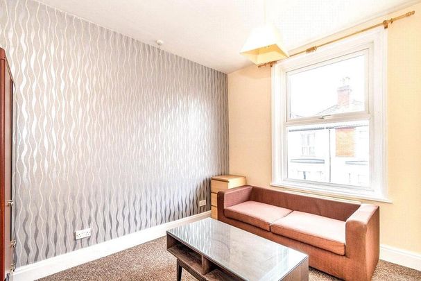 4 bedroom terraced house to rent - Photo 1