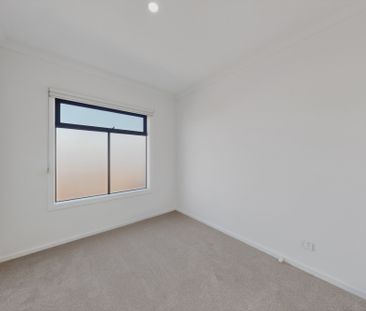 101 Prudence Parade, Point Cook VIC 3030 - House For Rent | Domain - Photo 6