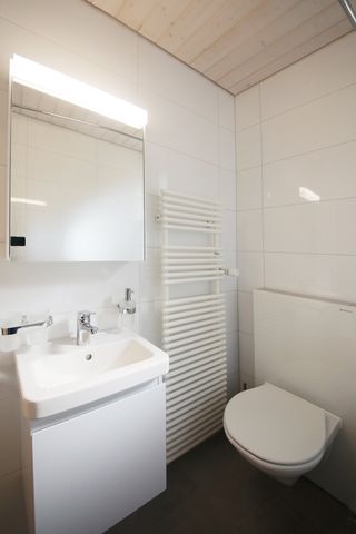Top renovierte 3.5 Zimmer-Wohnung mit 2 Balkonen, 1. OG mit Gartensitzplatz - Photo 2