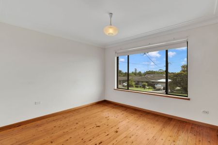 8 Hillcrest Avenue, Bateau Bay, NSW 2261 - Photo 3