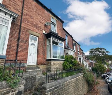 1 bedroom in a house share to rent - Photo 2