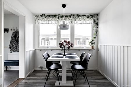 Rymlig och ljus 4:a med balkong i Linköping – perfekt för familjer eller studenter! - Photo 4