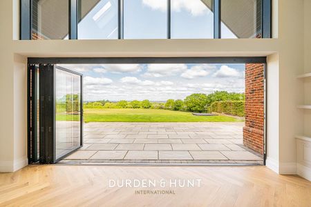 4 bedroom detached house to rent - Photo 4