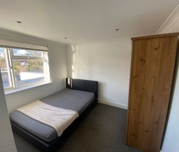 Room in a Shared Flat, Watford Way, NW4 - Photo 3