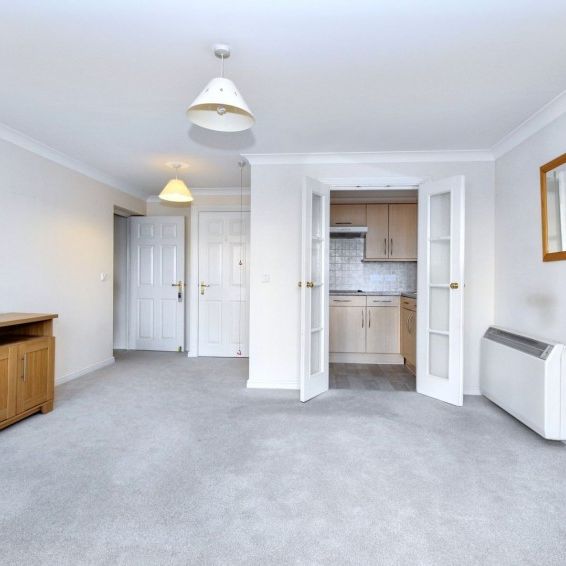 Danestrete, Stevenage, Hertfordshire - Photo 1