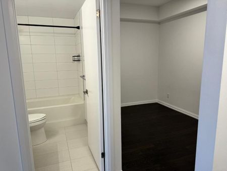 For Lease - 4208 Dundas Street Unit# 409, Toronto, Ontario - Photo 4