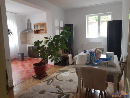Inchiriez apartament 4 camere - Fotografie 4
