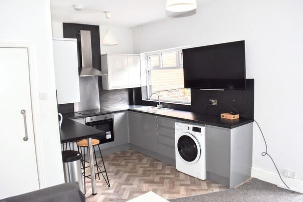 5 bedroom terraced house to rent - Photo 1