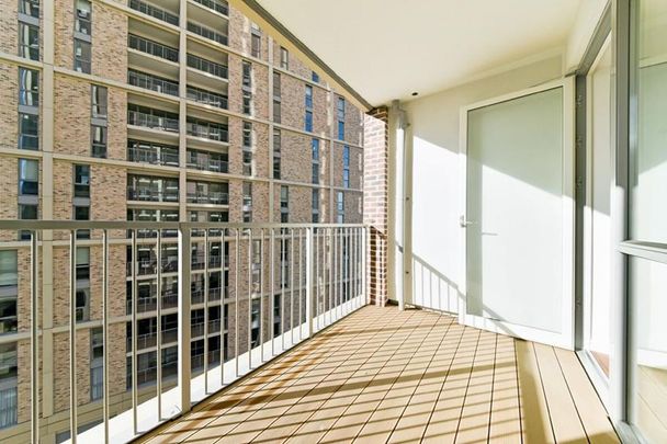 Property to rent in Canning Town, London, E16 - Photo 1