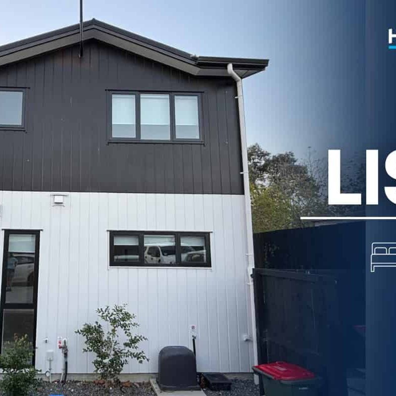 Modern 3 Bedroom Townhouse - Photo 1