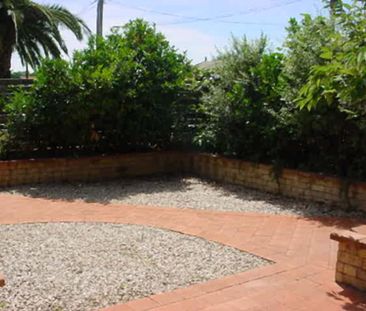 Two bedroom, easy care - Photo 1